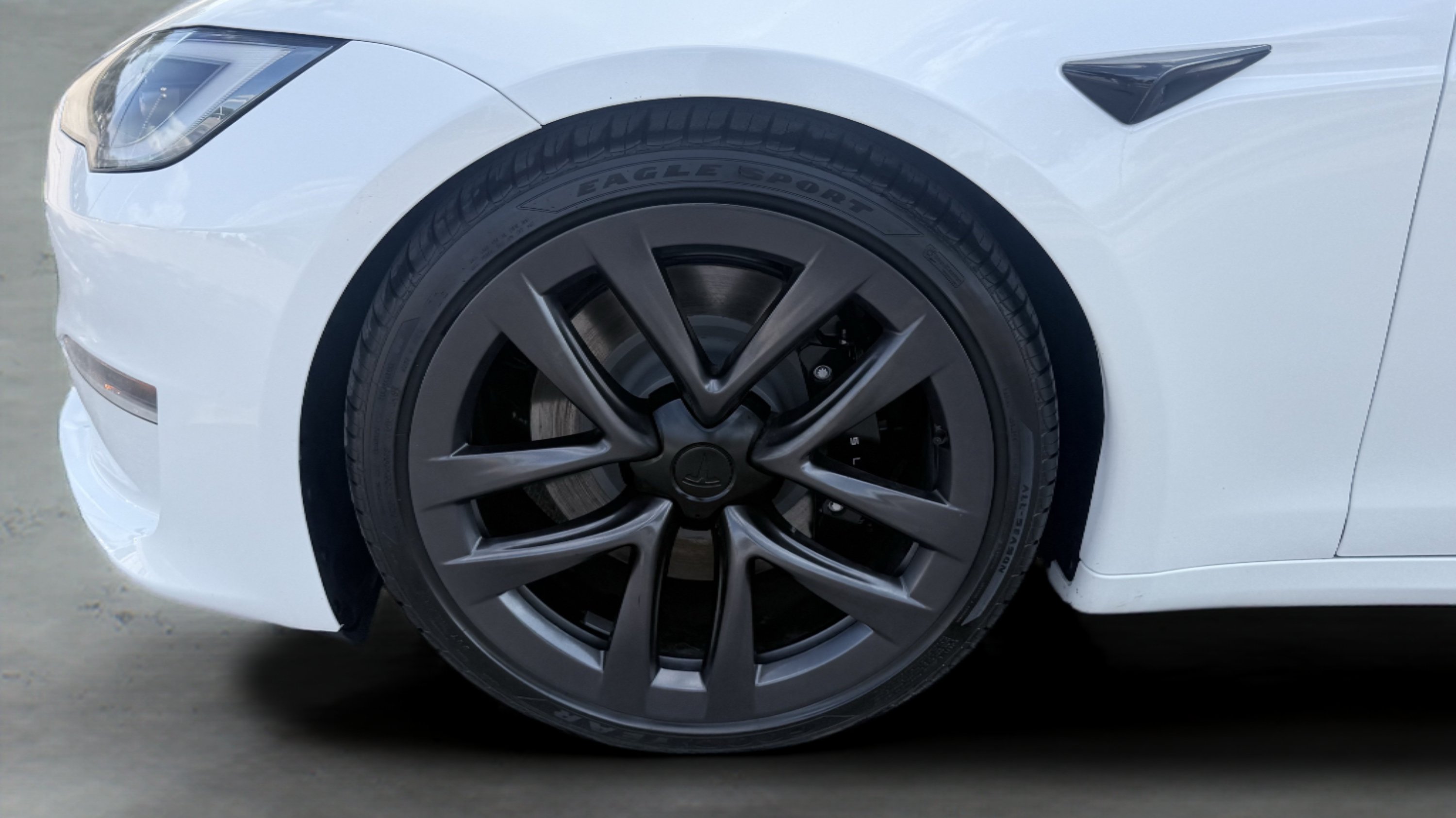 Used 2024 Tesla Model S AWD/4WD image 16