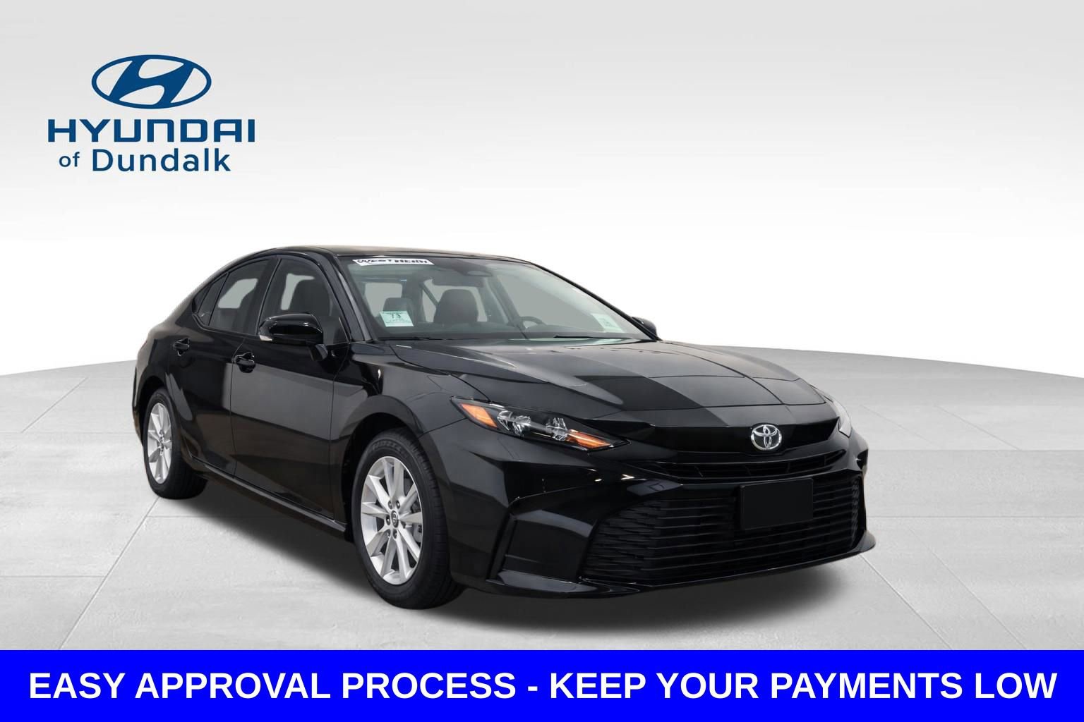 Used 2025 Toyota Camry LE image 3