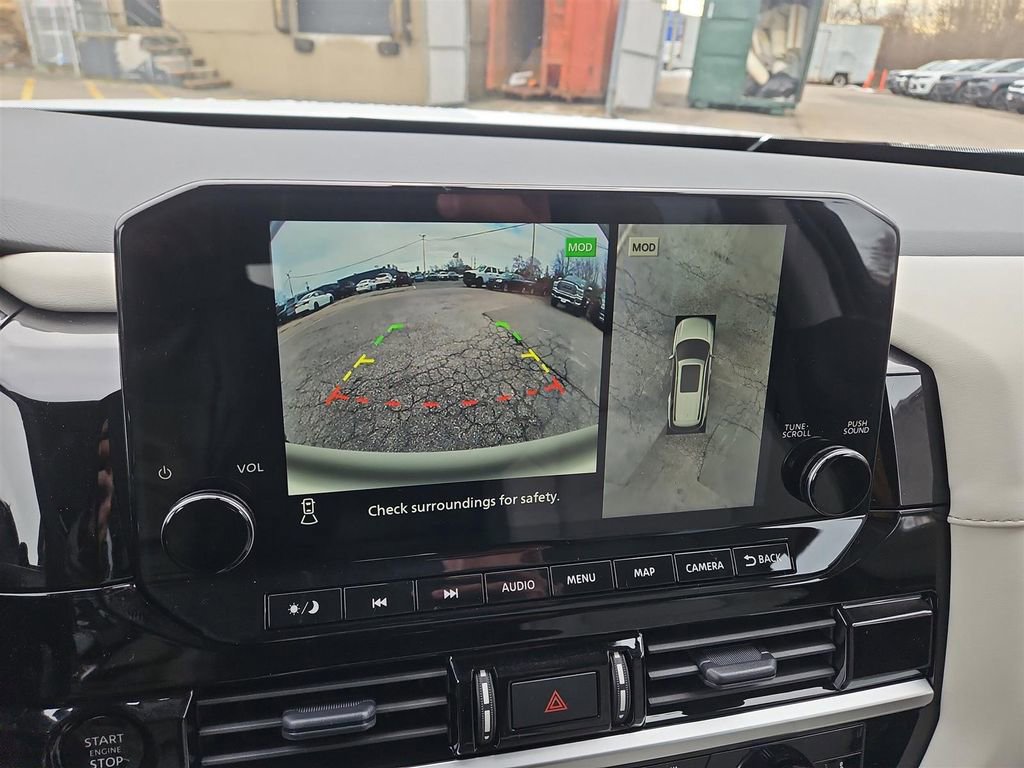 New 2025 Nissan Pathfinder SL w/ Black Appearance Package image 16