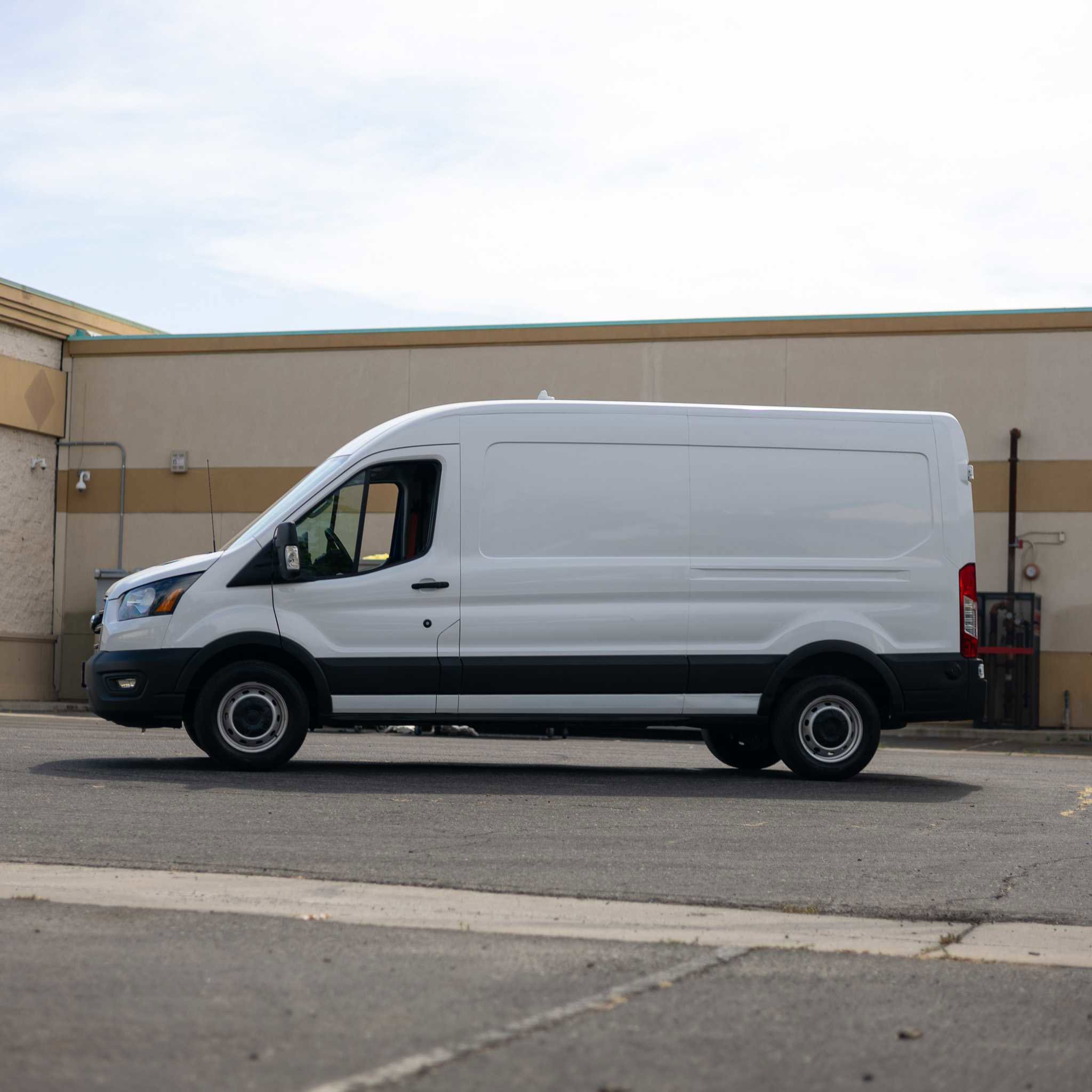 Used 2020 Ford Transit 250 Medium Roof image 4