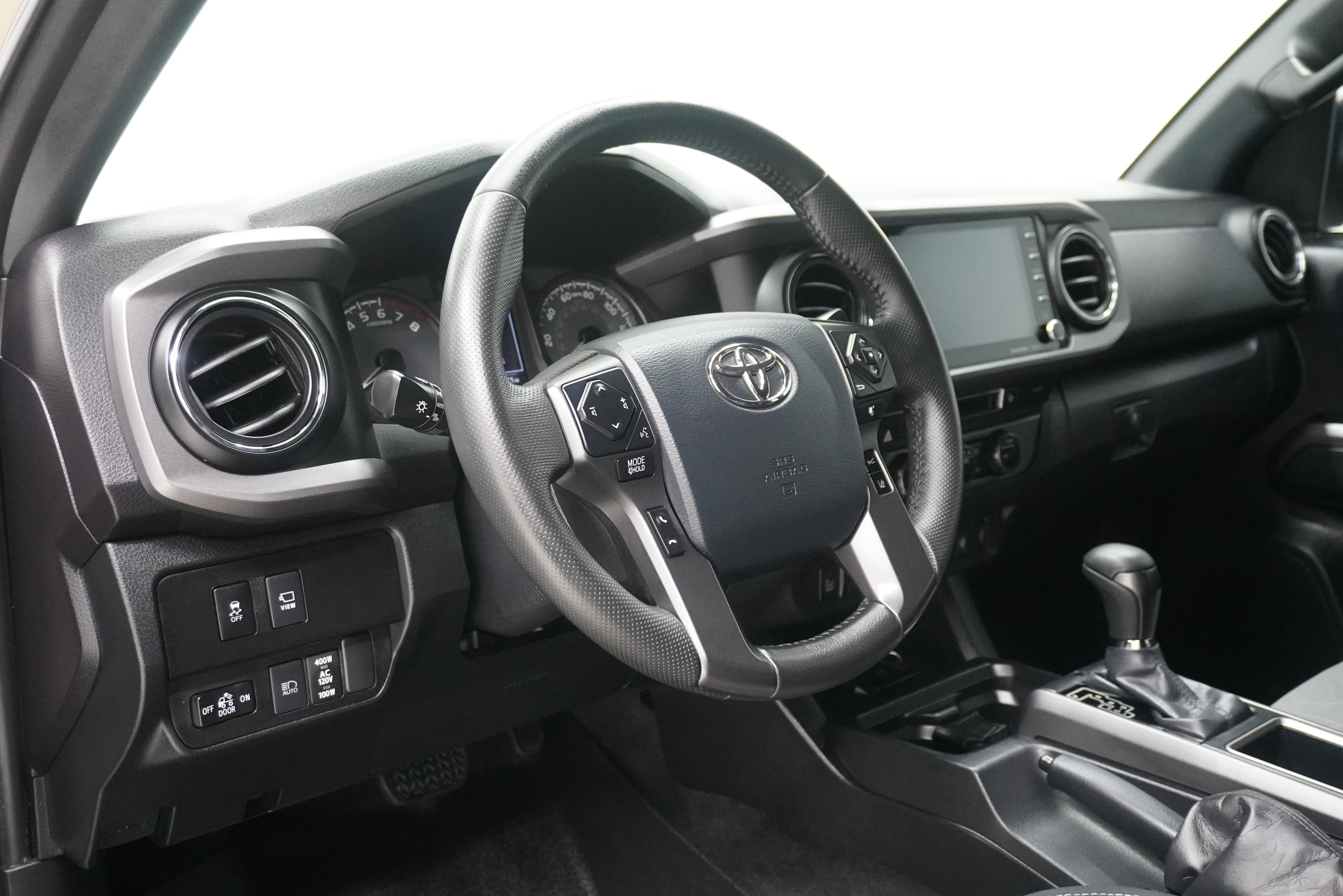 Used 2020 Toyota Tacoma TRD Off-Road w/ Advanced Technology Package AWD/4WD image 9