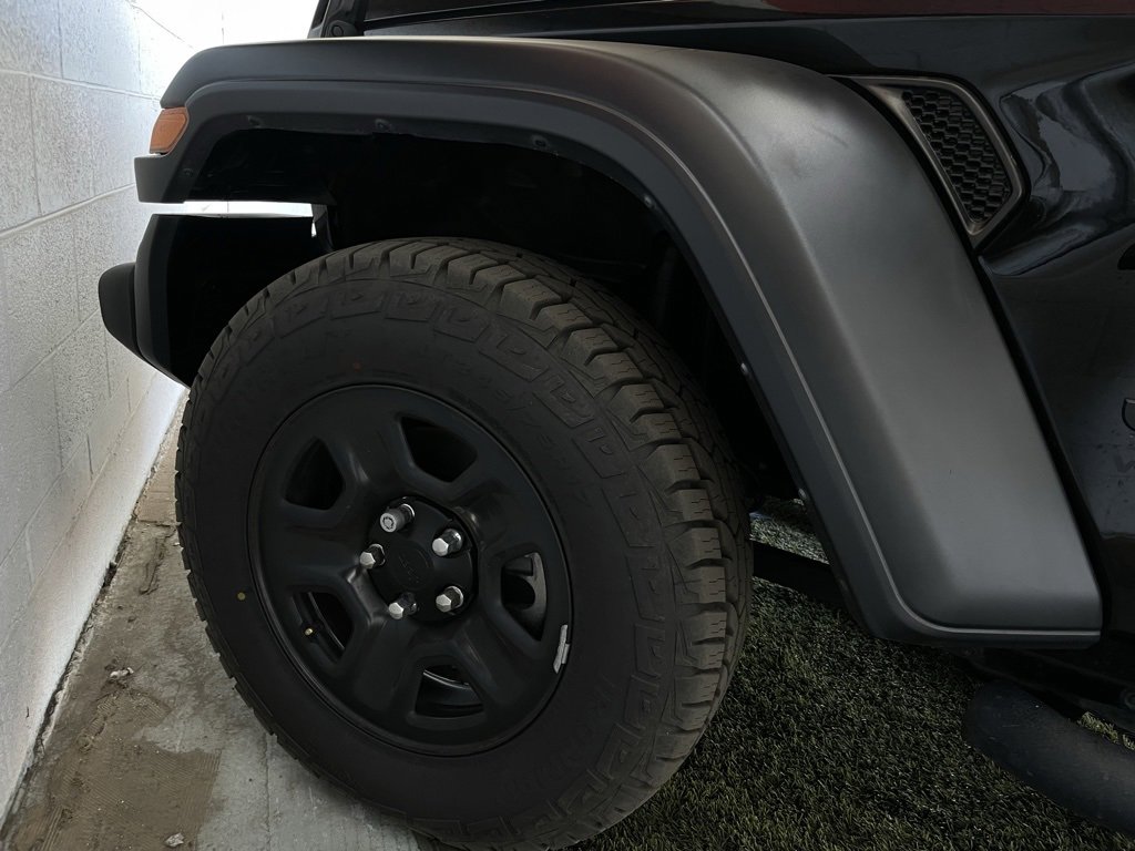 Used 2022 Jeep Wrangler Unlimited Sport image 13