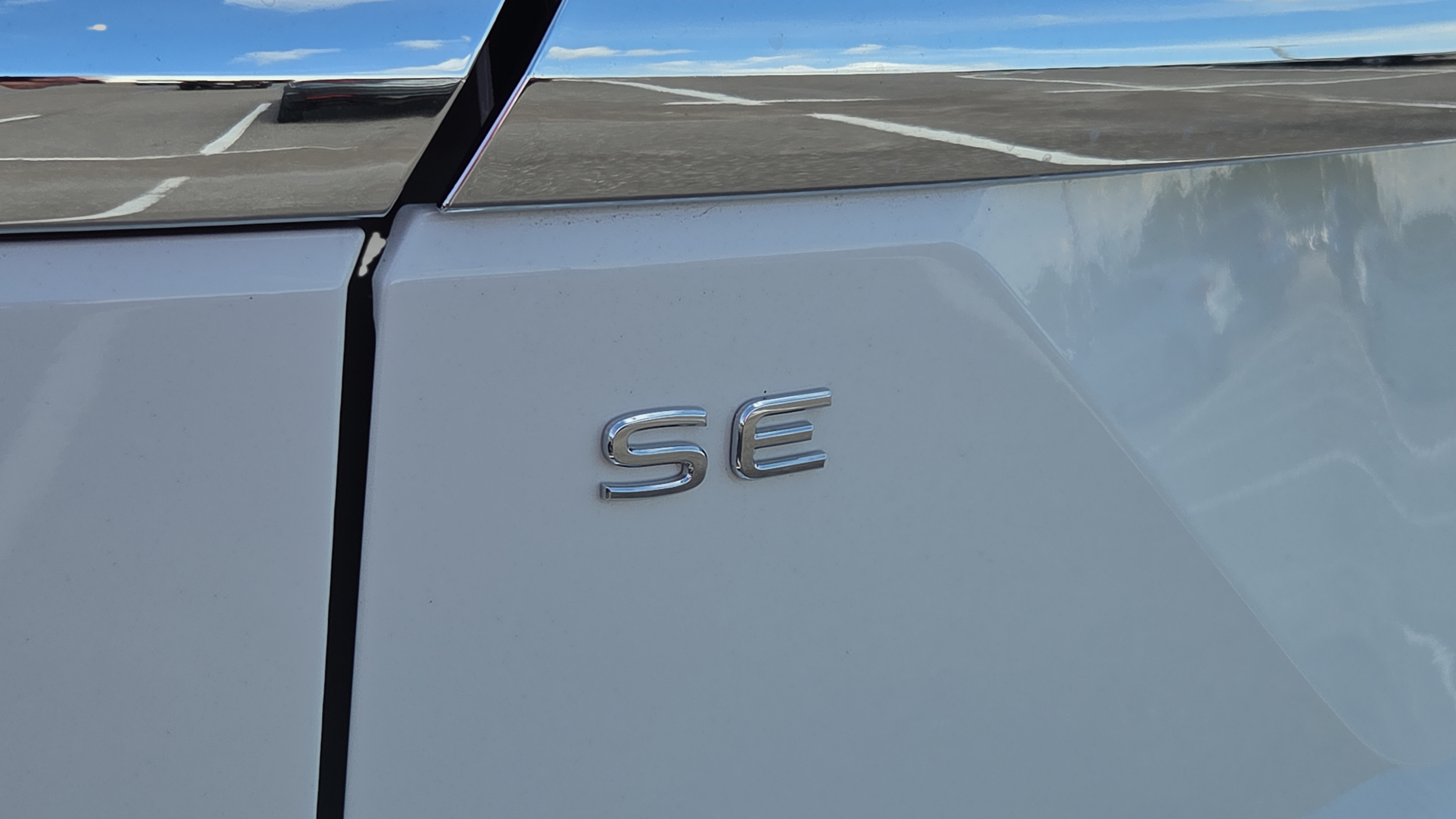 Used 2024 Volkswagen Atlas SE FWD image 6