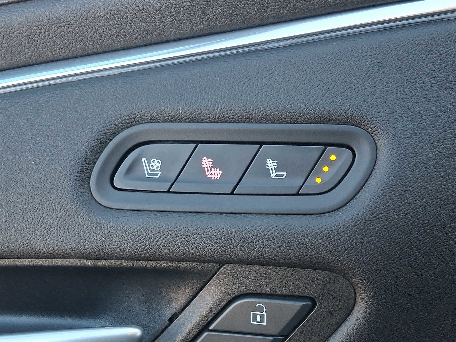 Used 2023 Cadillac Escalade Premium Luxury image 28