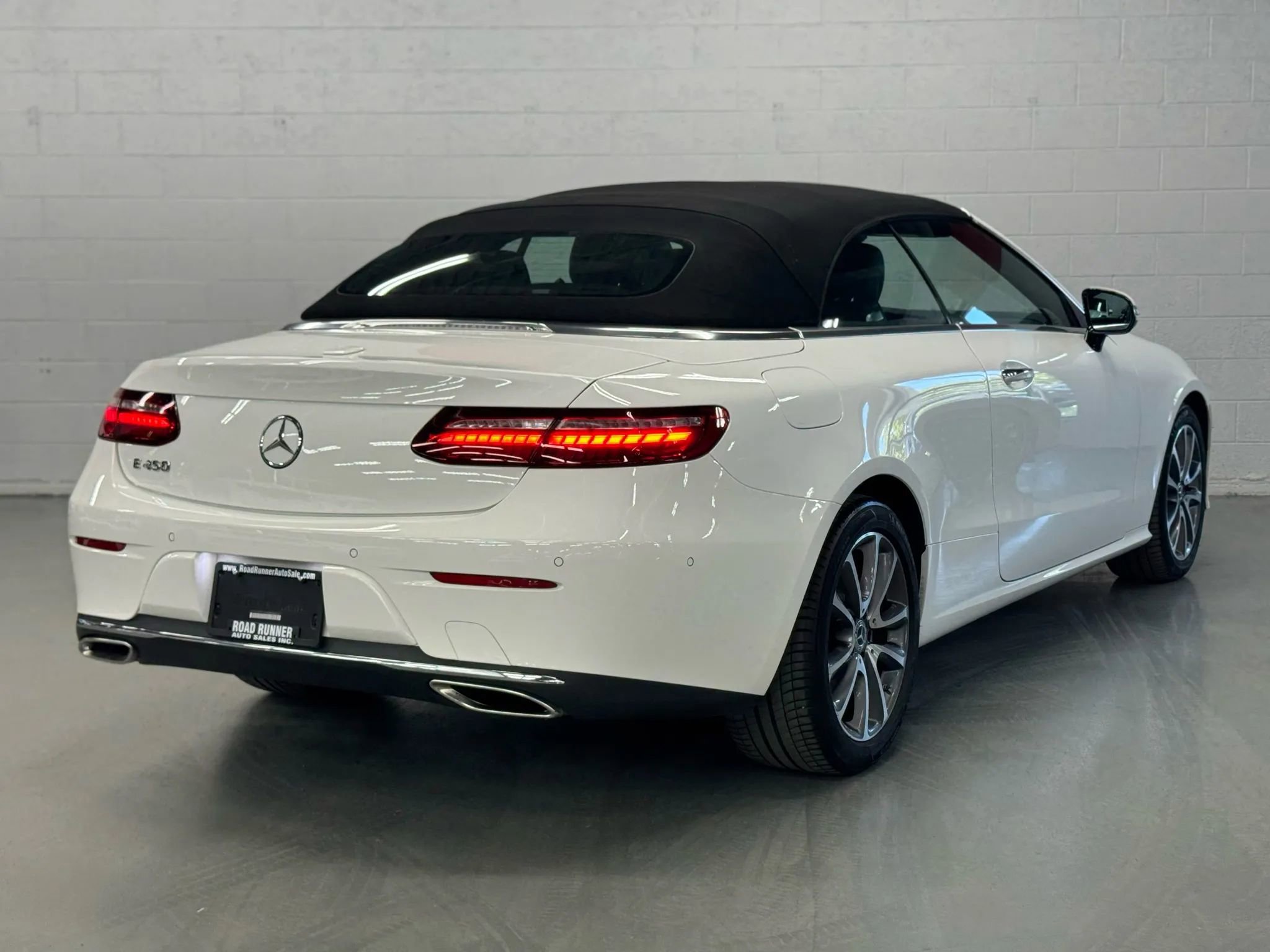 Used 2023 Mercedes-Benz E 450 Cabriolet image 10