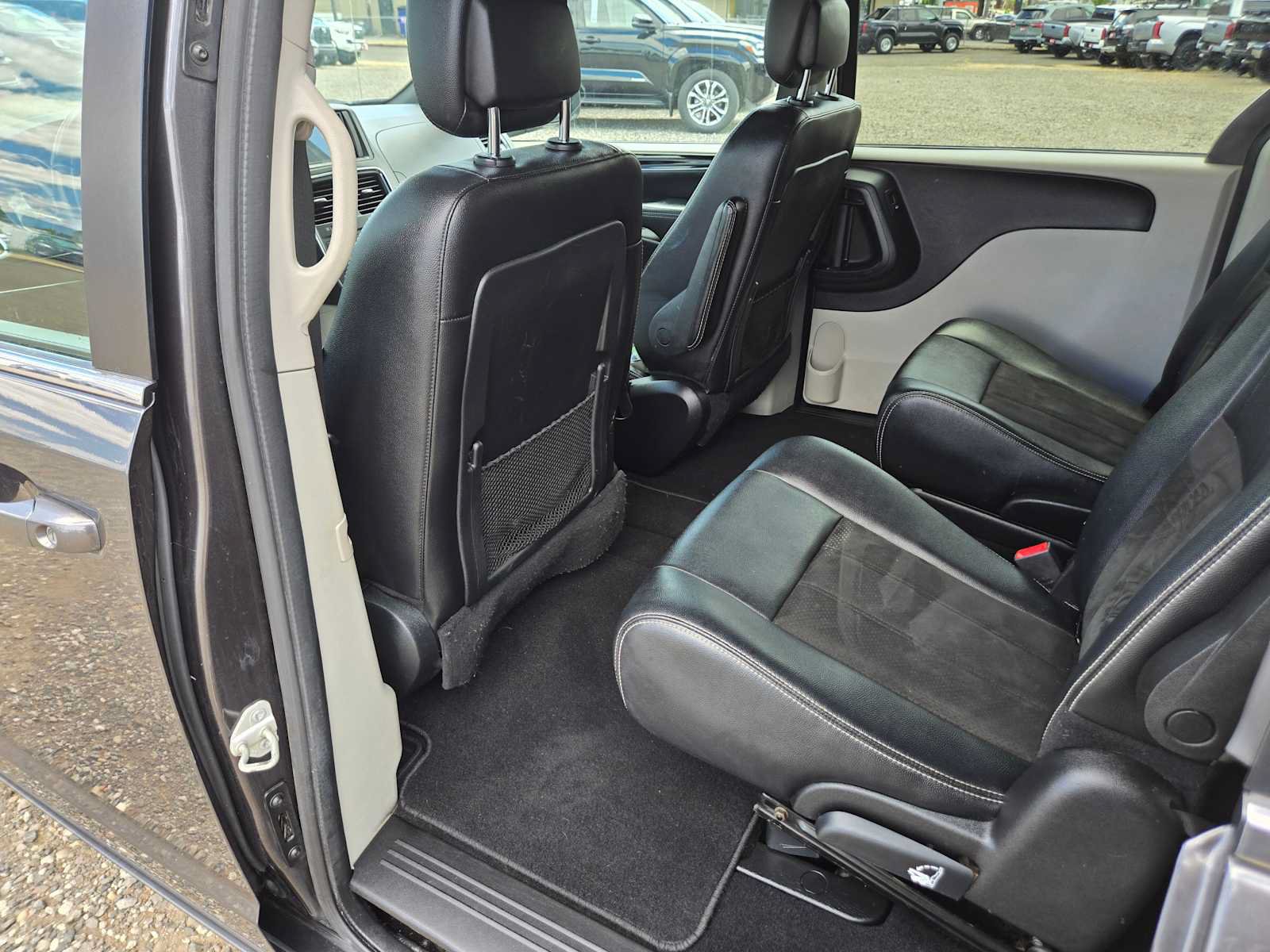Used 2019 Dodge Grand Caravan SXT FWD image 18