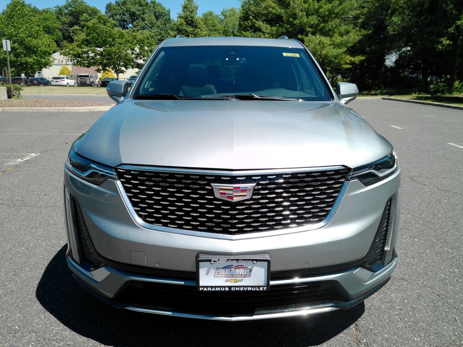 Used 2025 Cadillac XT6 Premium Luxury AWD/4WD image 2