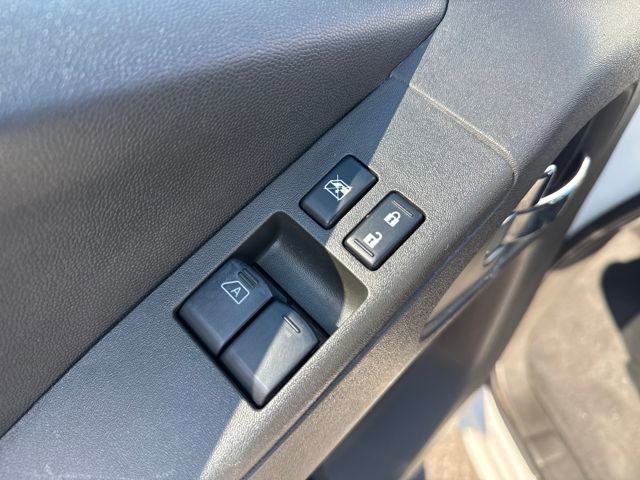 Used 2021 Nissan Frontier SV w/ SV Utility Package image 11