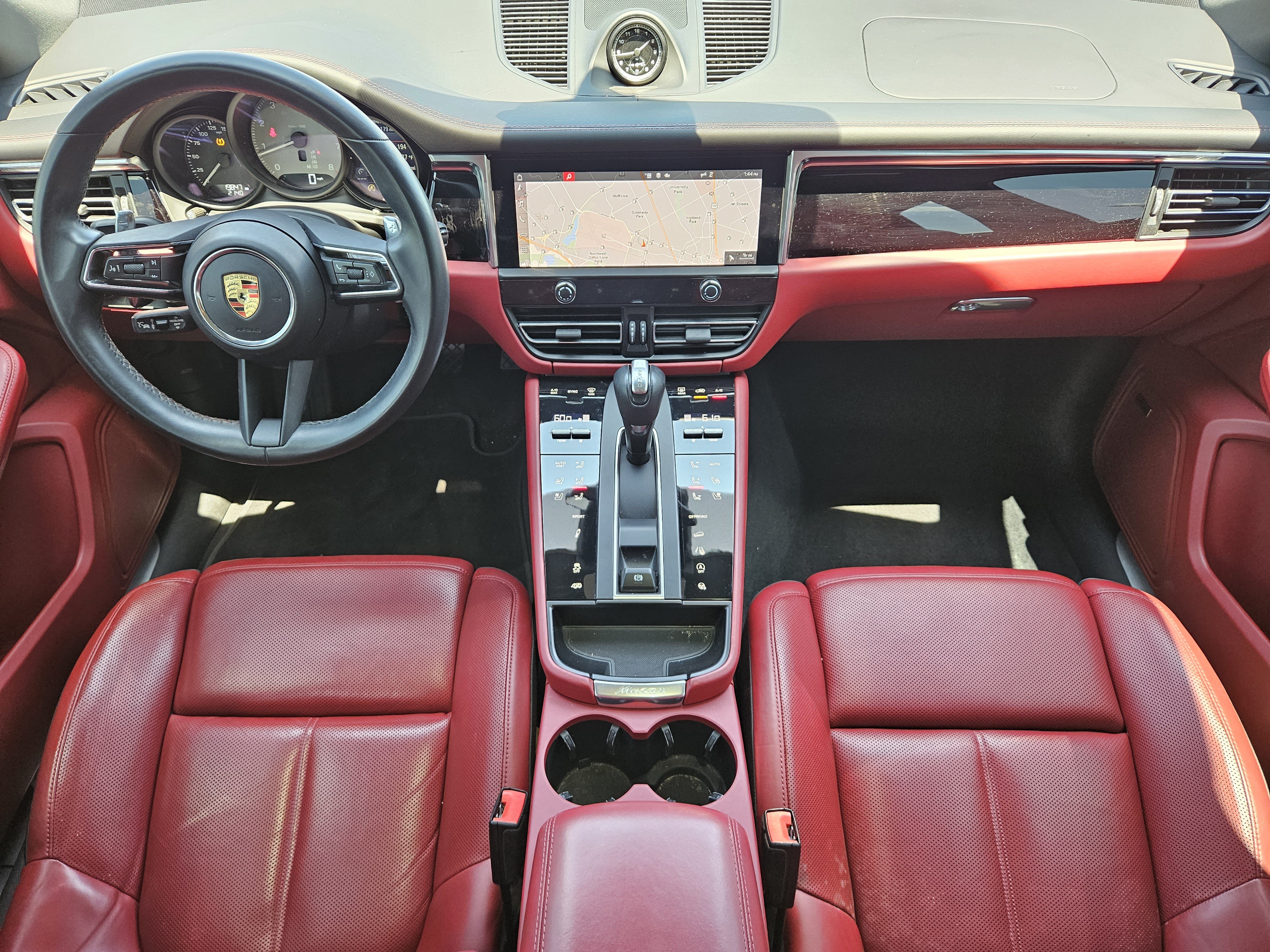 Certified 2024 Porsche Macan S AWD/4WD image 24