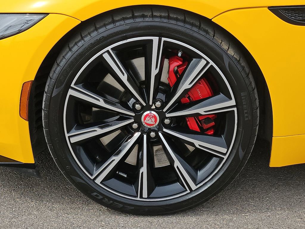 Used 2021 Jaguar F-TYPE R image 11