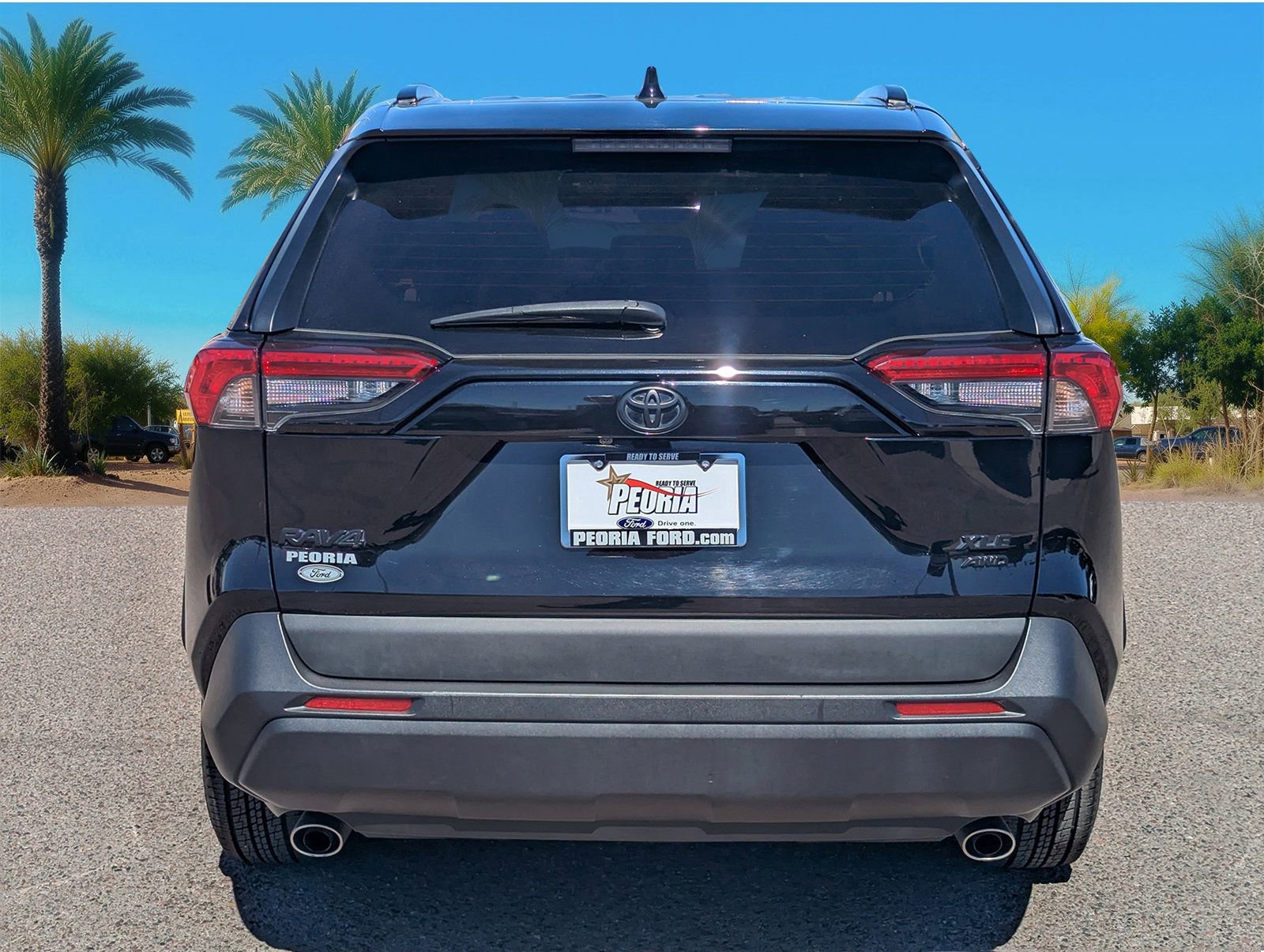 Used 2021 Toyota RAV4 XLE w/ Convenience Package image 4