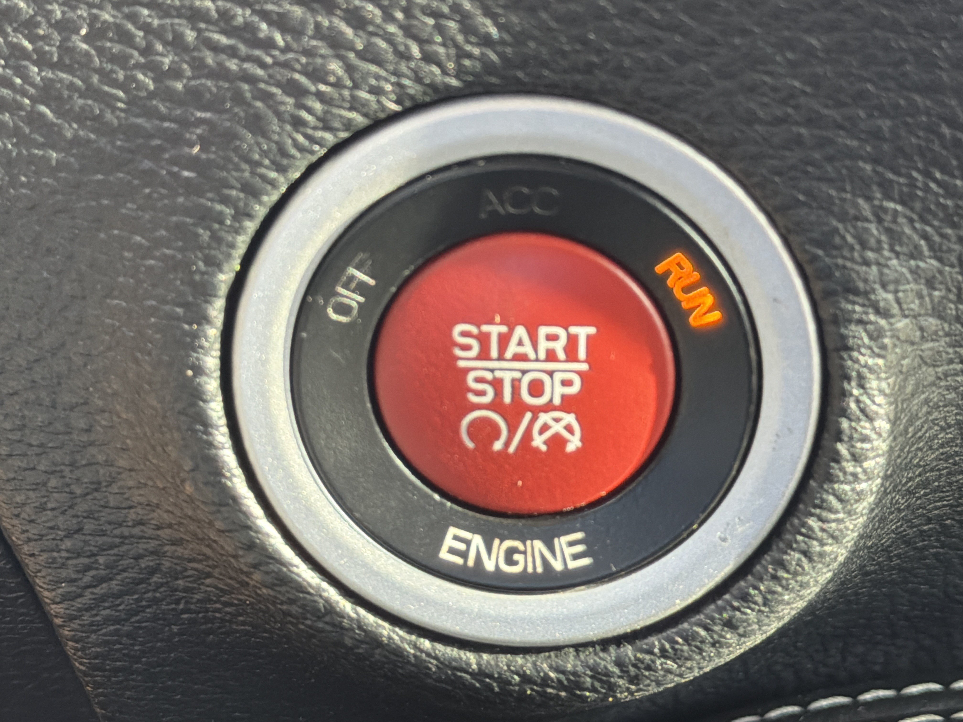 Used 2015 Dodge Challenger SRT Hellcat RWD image 15