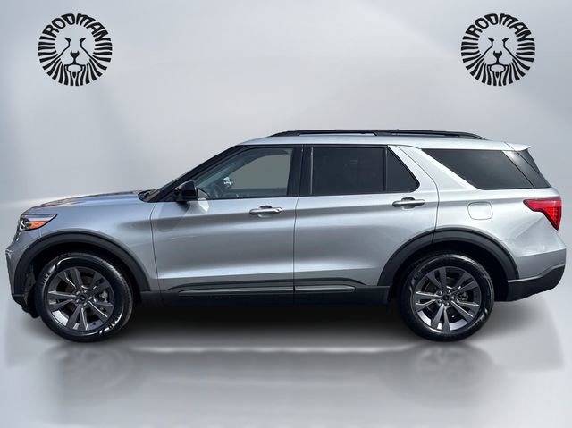 Certified 2022 Ford Explorer XLT w/ Equipment Group 202A image 8