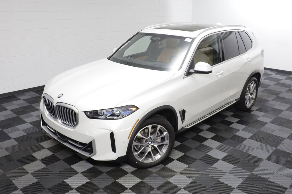 Certified 2024 BMW X5 xDrive40i w/ Premium Package AWD/4WD image 2