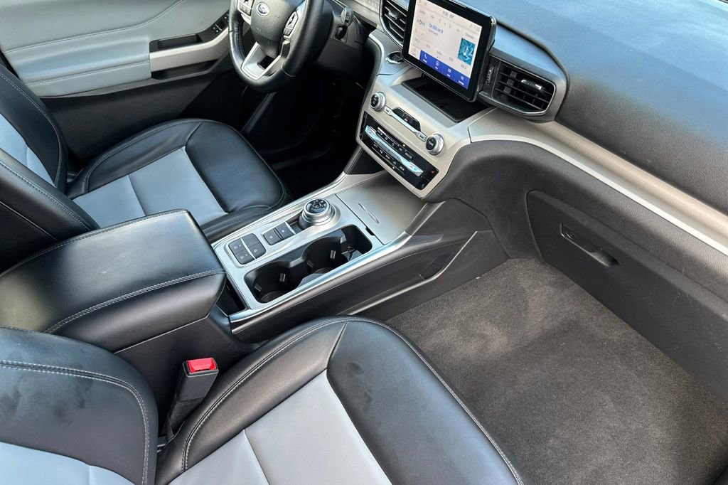 Certified 2023 Ford Explorer XLT w/ Equipment Group 202A image 19