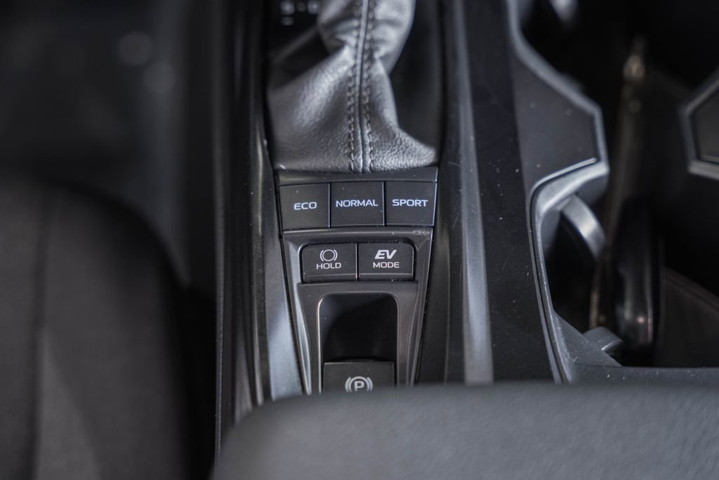 Used 2025 Toyota Camry LE FWD image 24