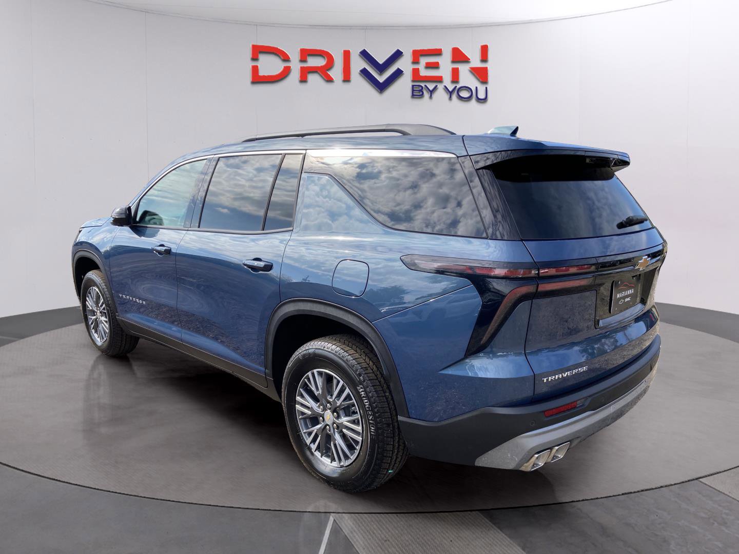 New 2026 Chevrolet Traverse LT w/ Driver Confidence Package image 3