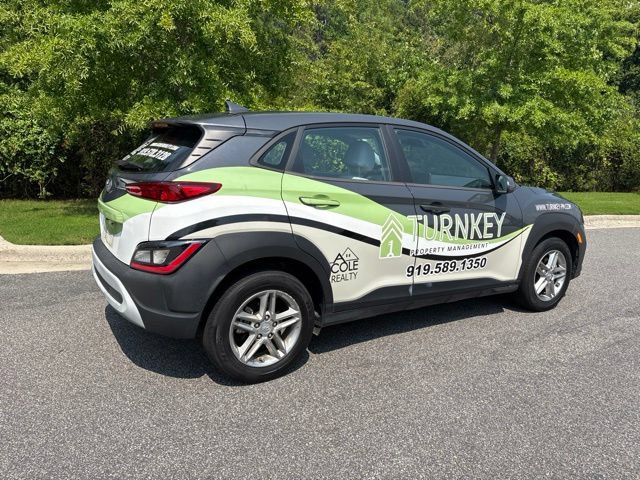 Used 2023 Hyundai Kona SE FWD image 2