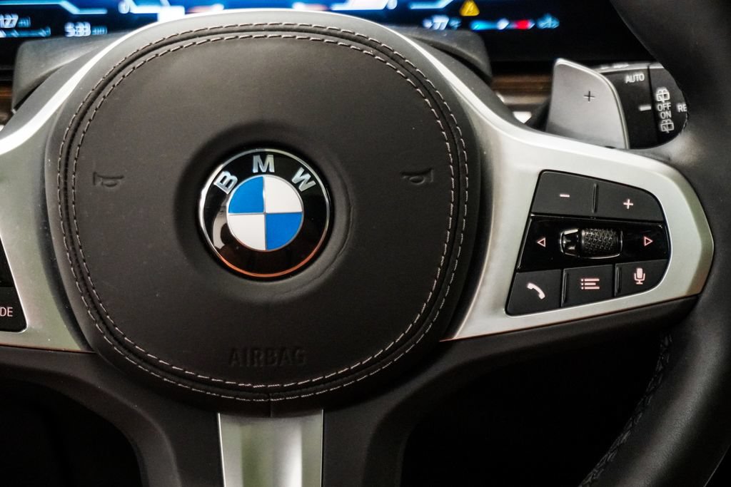 Used 2026 BMW X7 xDrive40i w/ M Sport Package AWD/4WD image 16