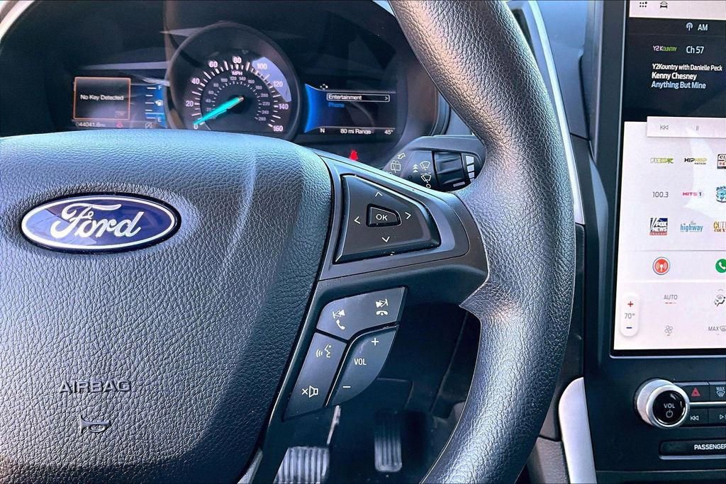 Used 2022 Ford Edge SE w/ Black Appearance Package image 19