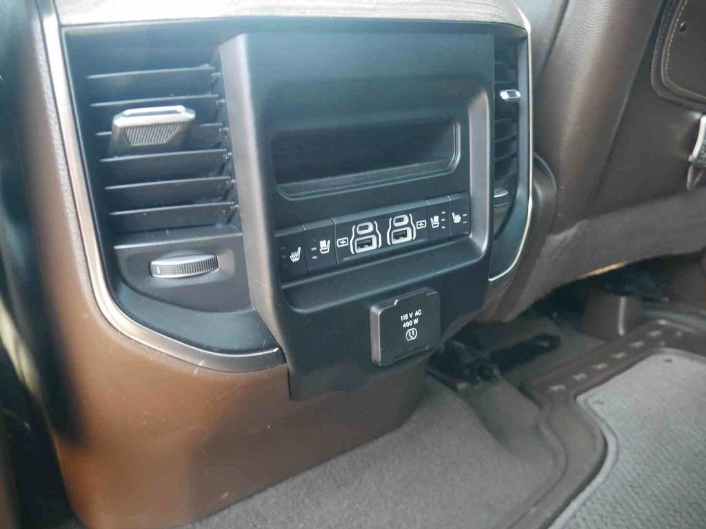 Used 2025 RAM 1500 Limited AWD/4WD image 19