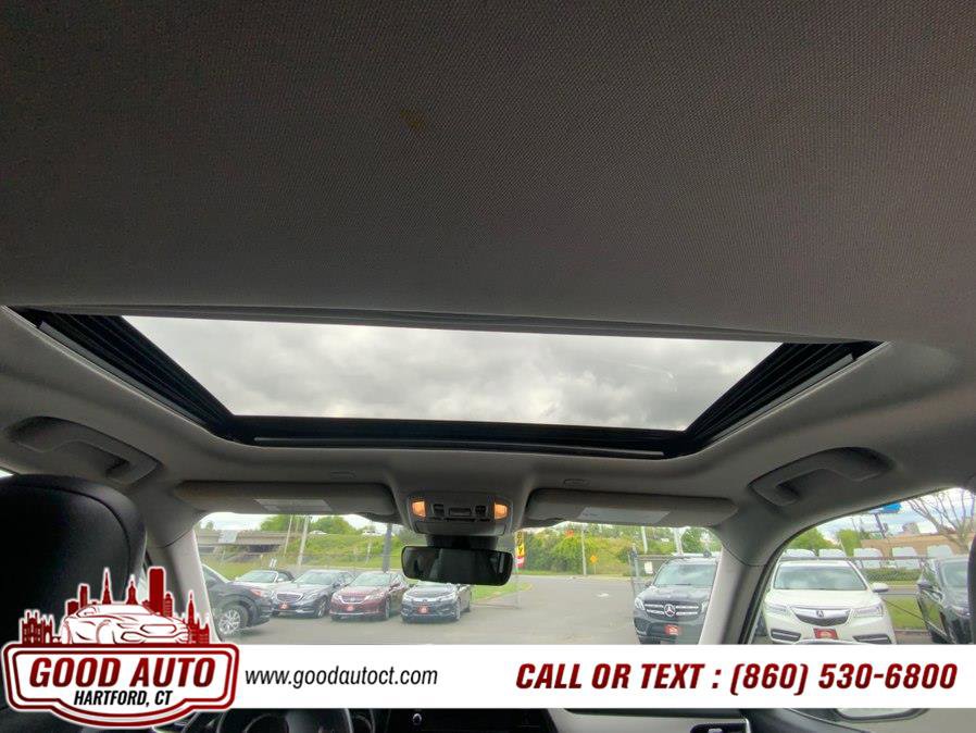 Used 2023 Toyota Highlander XLE AWD/4WD image 19