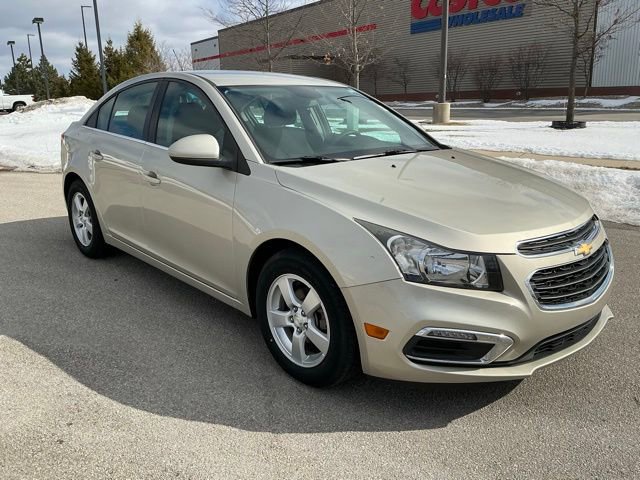 Used 2016 Chevrolet Cruze LT image 2