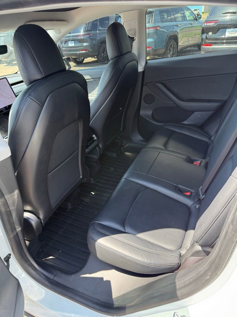 Used 2021 Tesla Model Y Long Range image 15