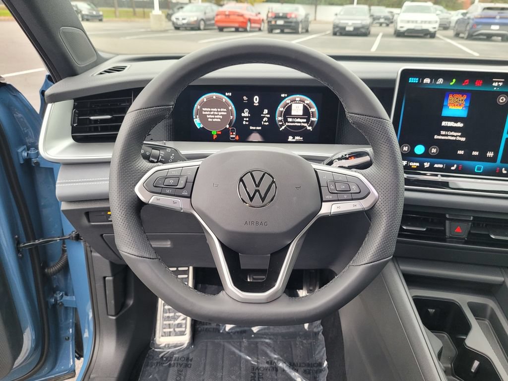 New 2026 Volkswagen Tiguan SE R-Line FWD image 16