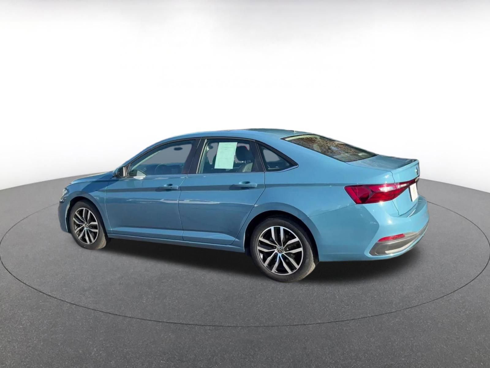 Used 2025 Volkswagen Jetta SE image 10