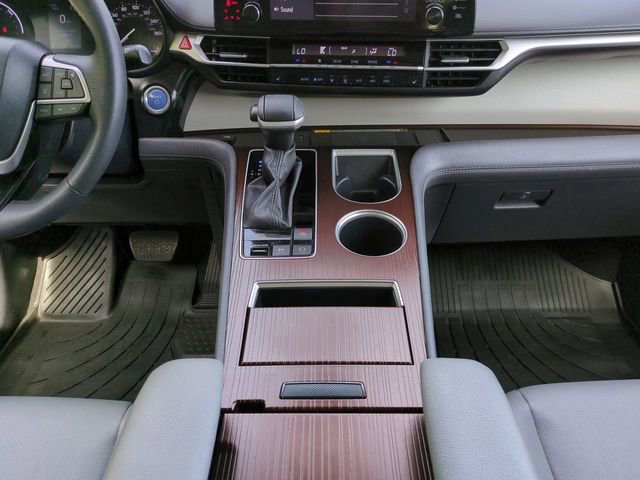 Used 2024 Toyota Sienna XLE w/ XLE Plus Package AWD/4WD image 19