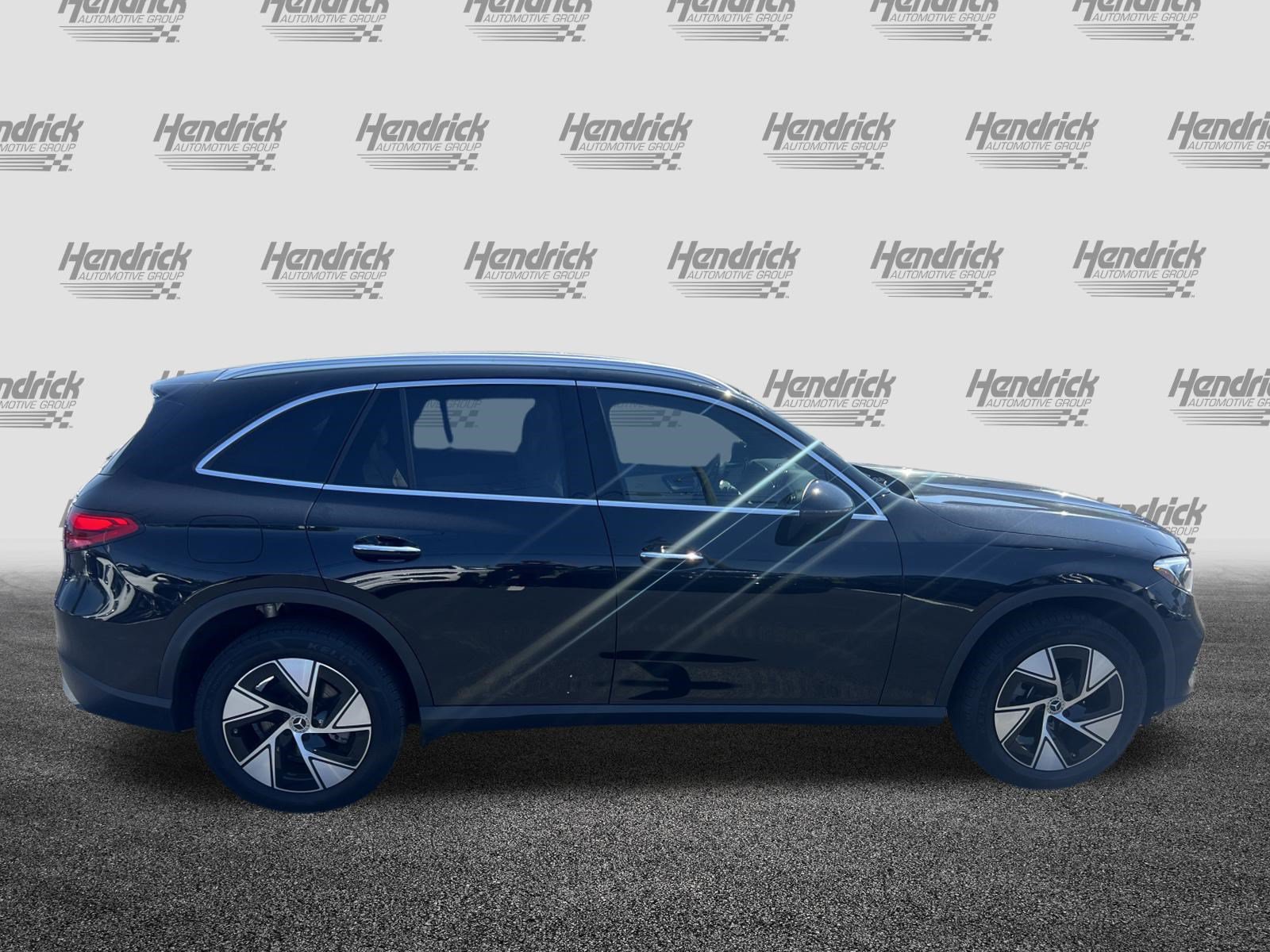 Used 2024 Mercedes-Benz GLC 300 4MATIC image 11