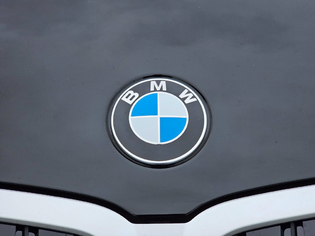 New 2026 BMW 330i Sedan RWD image 10