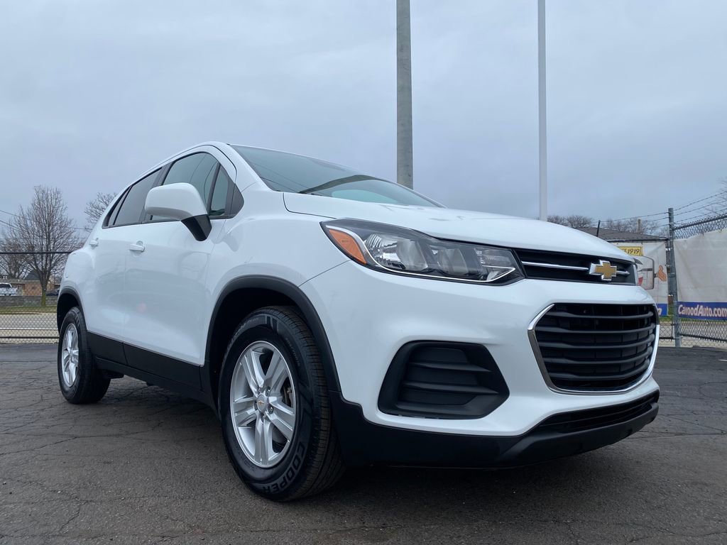 Used 2020 Chevrolet Trax LS w/ Tint and Cruise Package FWD image 28