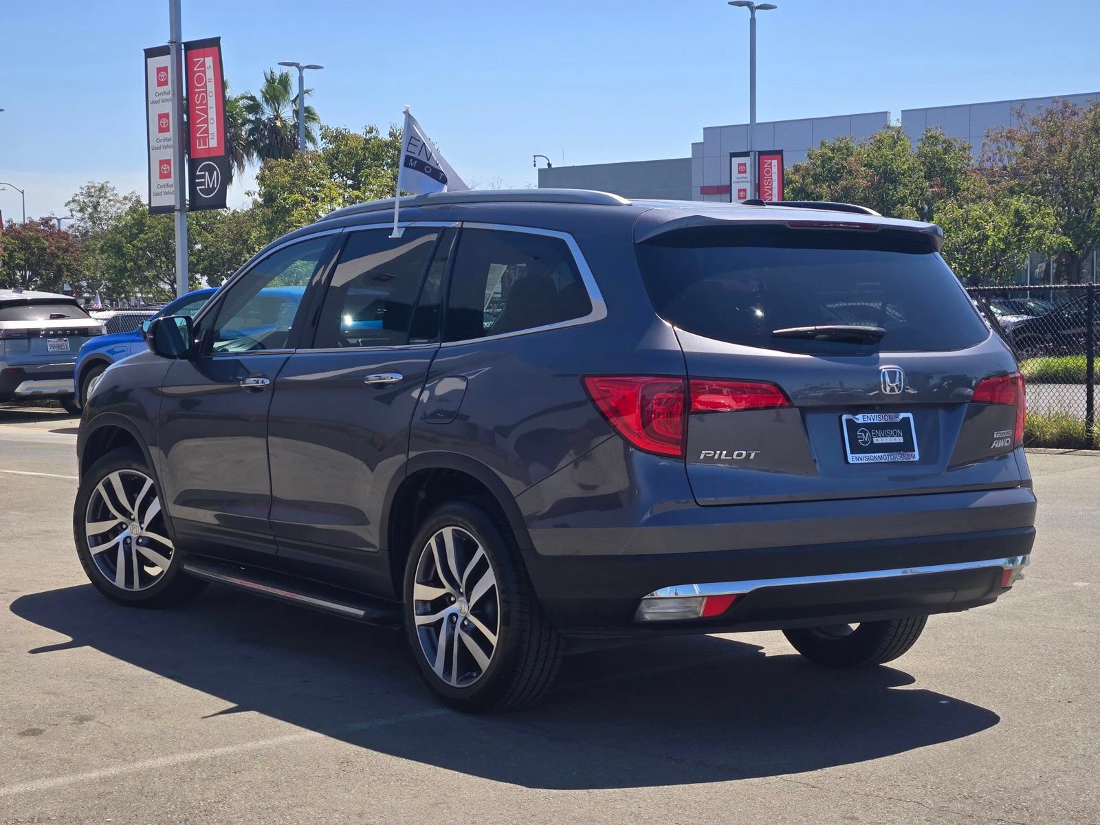 Used 2018 Honda Pilot Touring image 5