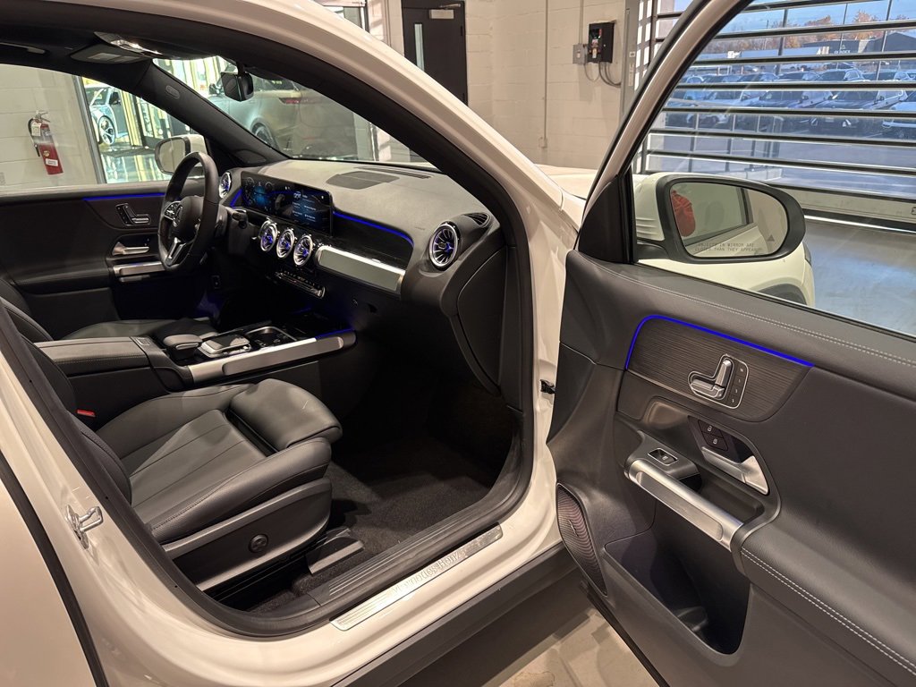 Used 2023 Mercedes-Benz EQB 300 4MATIC w/ Exclusive Package image 36