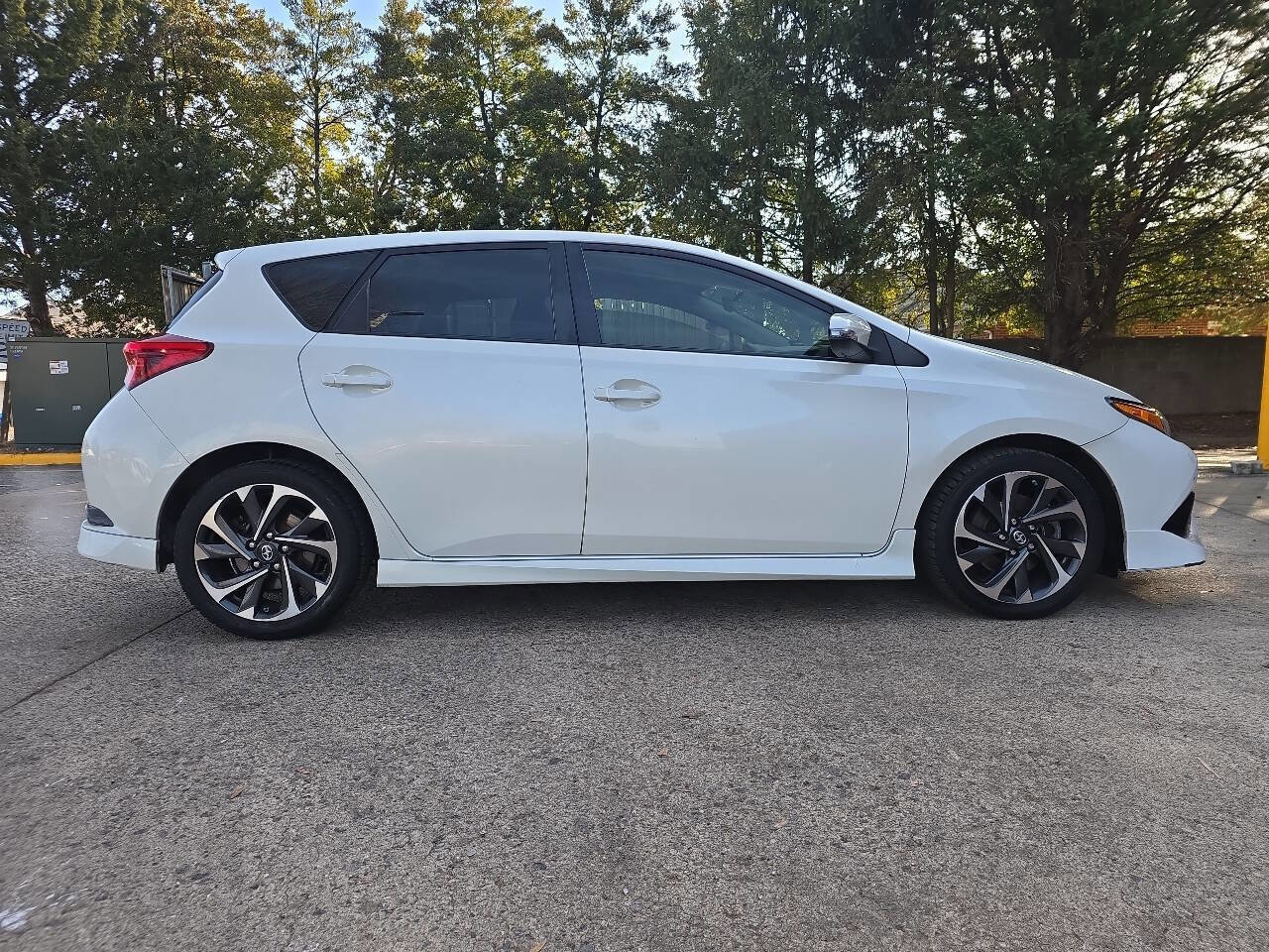 Used 2016 Scion iM image 2