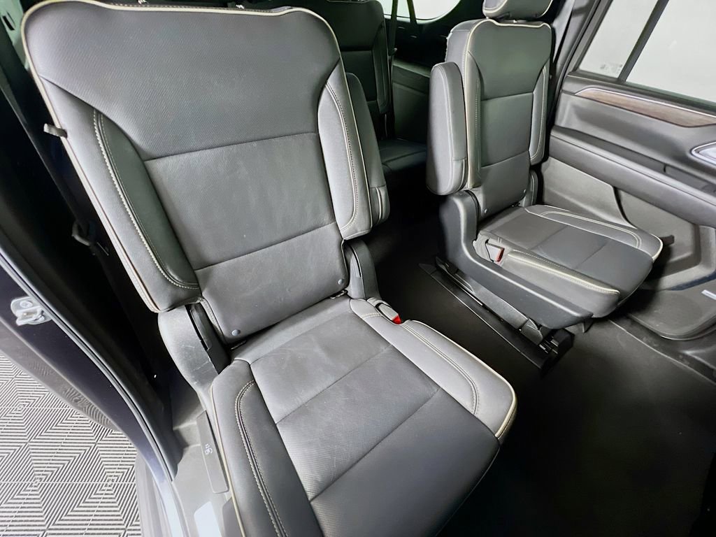 Used 2023 Chevrolet Suburban Premier image 29