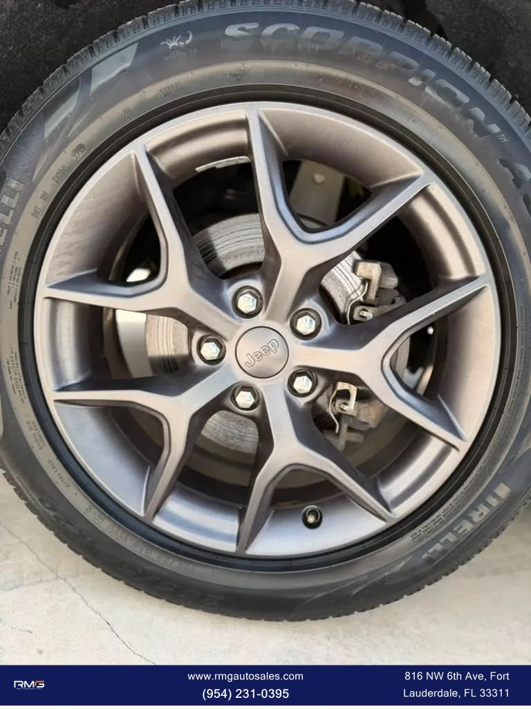 Used 2020 Jeep Grand Cherokee Limited X AWD/4WD image 9