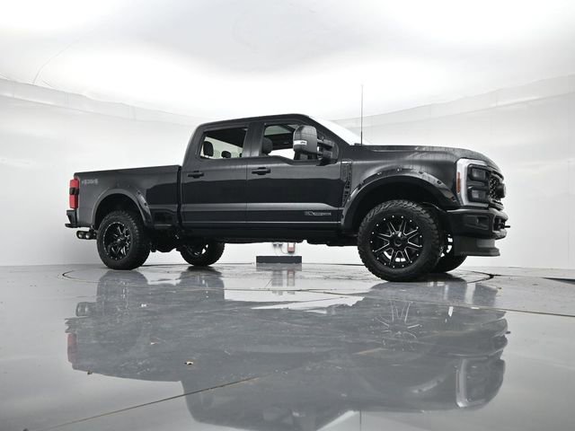 New 2025 Ford F250 XLT w/ Black Appearance Package image 31