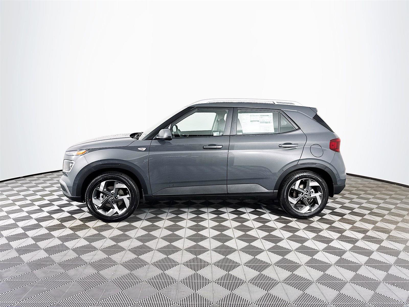 New 2025 Hyundai Venue SEL image 4