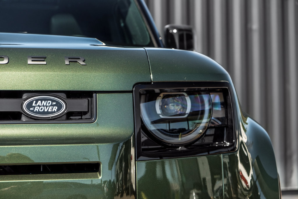 New 2026 Land Rover Defender 110 X-Dynamic SE AWD/4WD image 6