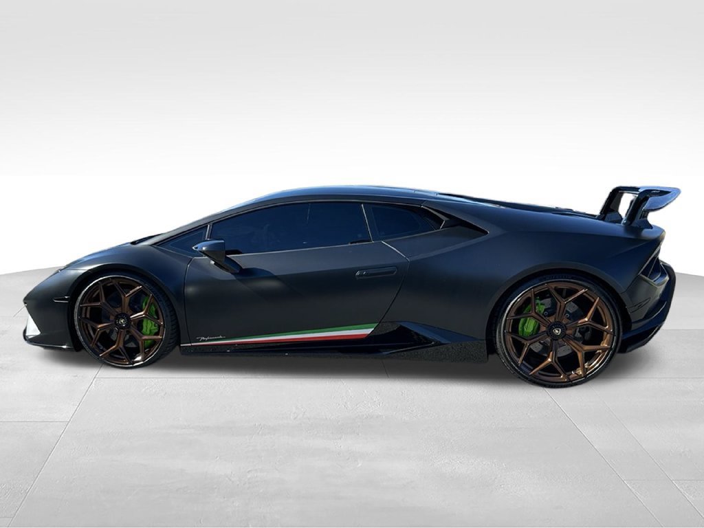 Used 2018 Lamborghini Huracan Performante AWD/4WD image 4