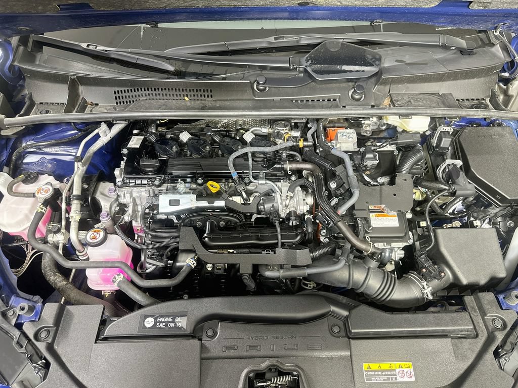 Used 2025 Toyota Prius LE FWD image 7