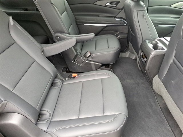 Used 2025 Chevrolet Traverse LT image 25