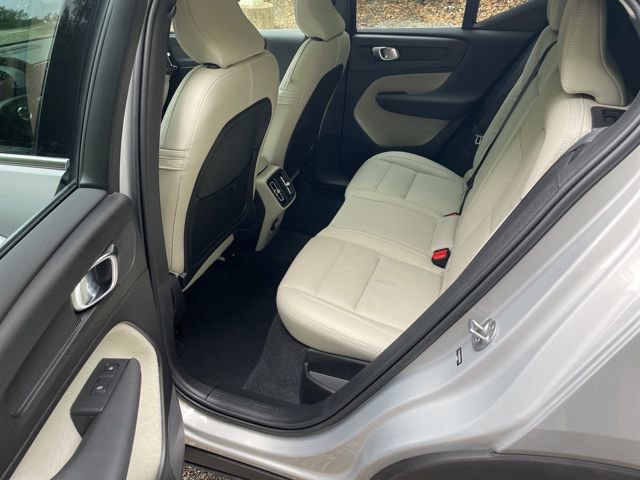 Certified 2023 Volvo XC40 B5 Plus w/ Climate Package AWD/4WD image 12