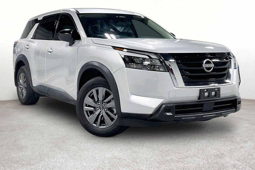 Used 2025 Nissan Pathfinder S FWD image 1