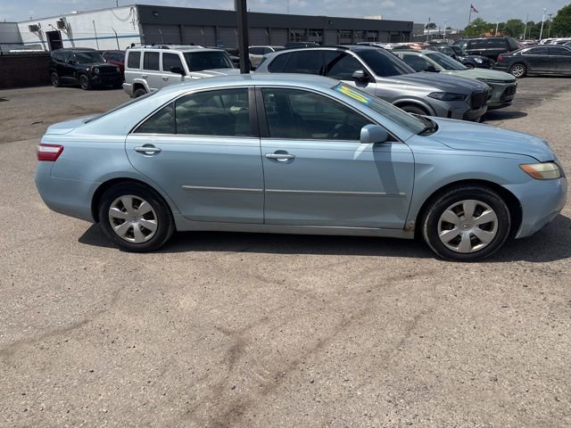 Used 2007 Toyota Camry LE FWD image 2