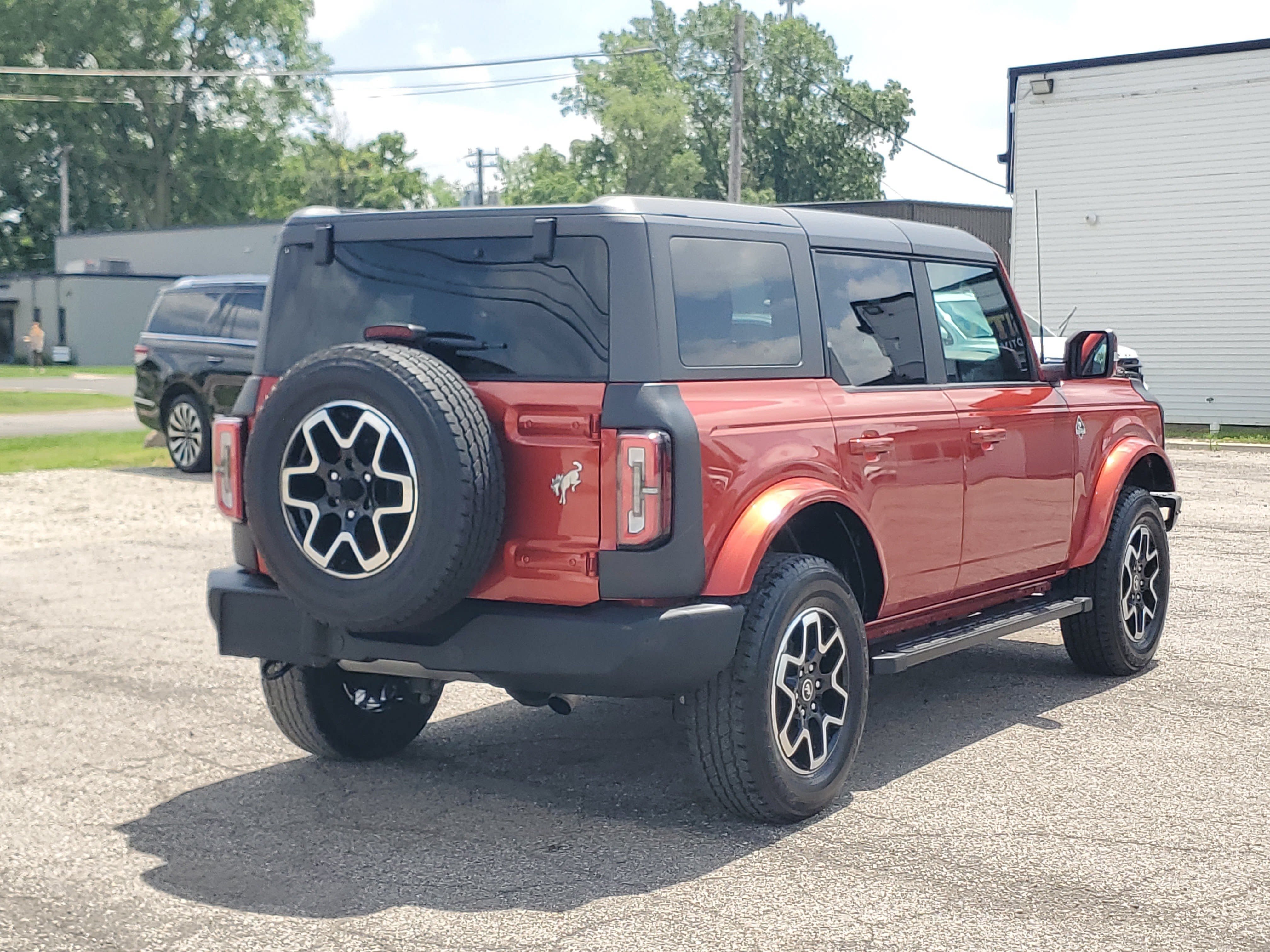 Used 2023 Ford Bronco Outer Banks AWD/4WD image 6