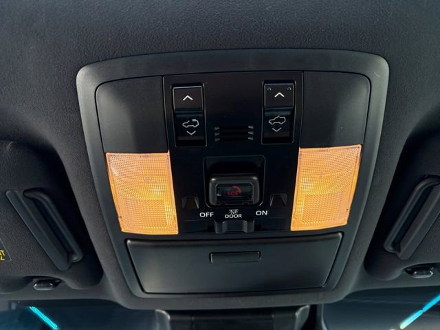 Used 2023 Lexus GX 460 Luxury w/ Accessory Package image 12